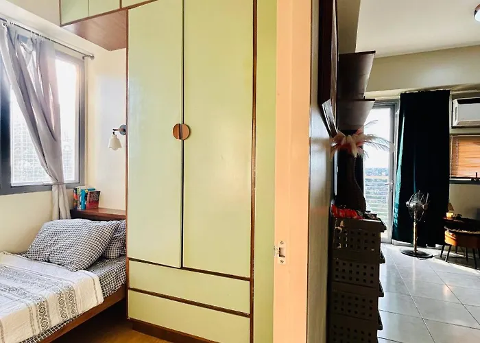 Franco 3br 2bath 2balcony Condotel Aparthotel Manila